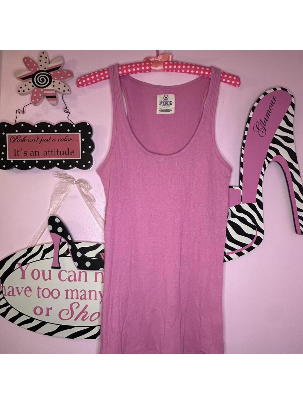 2009 Victoria’s Secret PINK extra long tank with embroidered dog logo, size L